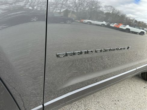 Used 2026 Jeep Grand Cherokee Limited w/ Limited Altitude Package AWD/4WD image 16