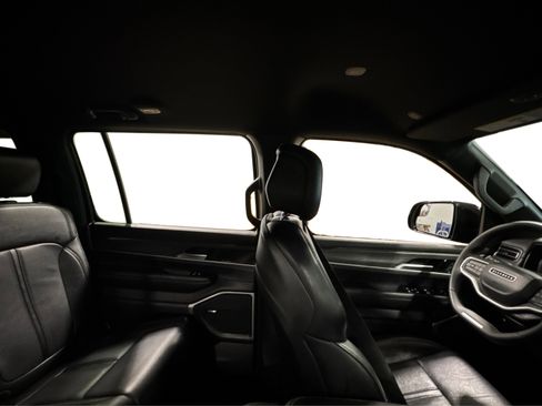 Used 2024 Jeep Wagoneer Series II w/ Flexible Seating Group AWD/4WD image 46
