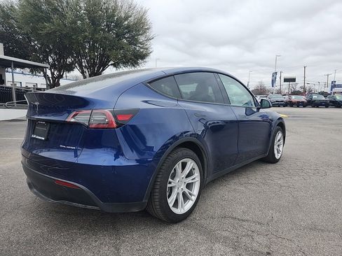 Used 2021 Tesla Model Y Long Range image 3