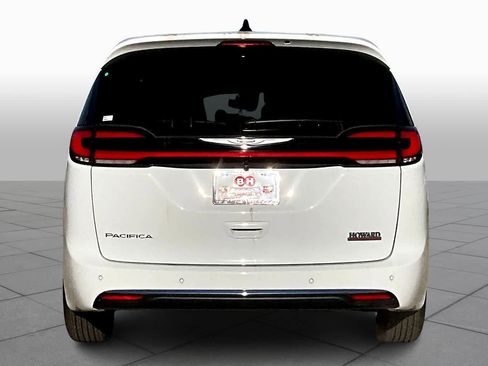 New 2026 Chrysler Pacifica Select image 5