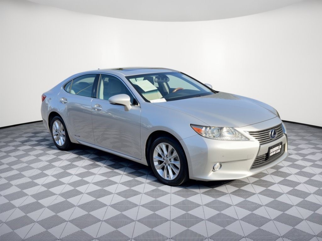 Used 2014 Lexus ES 300h w/ Premium Package w/Bamboo Trim FWD image 7