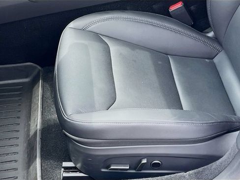 Used 2025 Tesla Model 3 Long Range RWD image 18