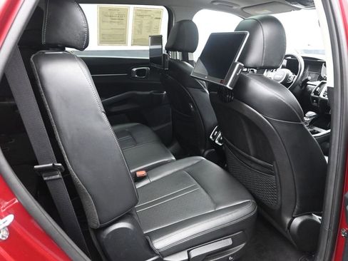 Used 2023 Kia Sorento S w/ Panoramic Sunroof Package image 26