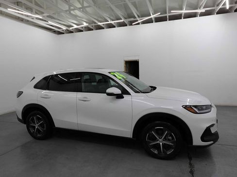 Certified 2024 Honda HR-V EX-L image 4