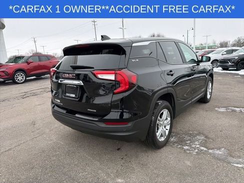 Used 2023 GMC Terrain SLE image 11