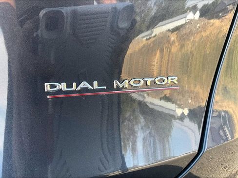 Used 2023 Tesla Model Y Performance AWD/4WD image 6