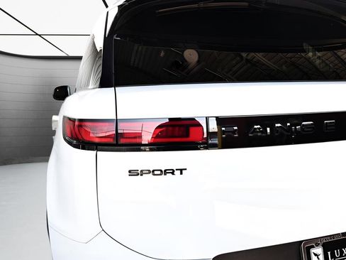 Used 2023 Land Rover Range Rover Sport SE AWD/4WD image 15