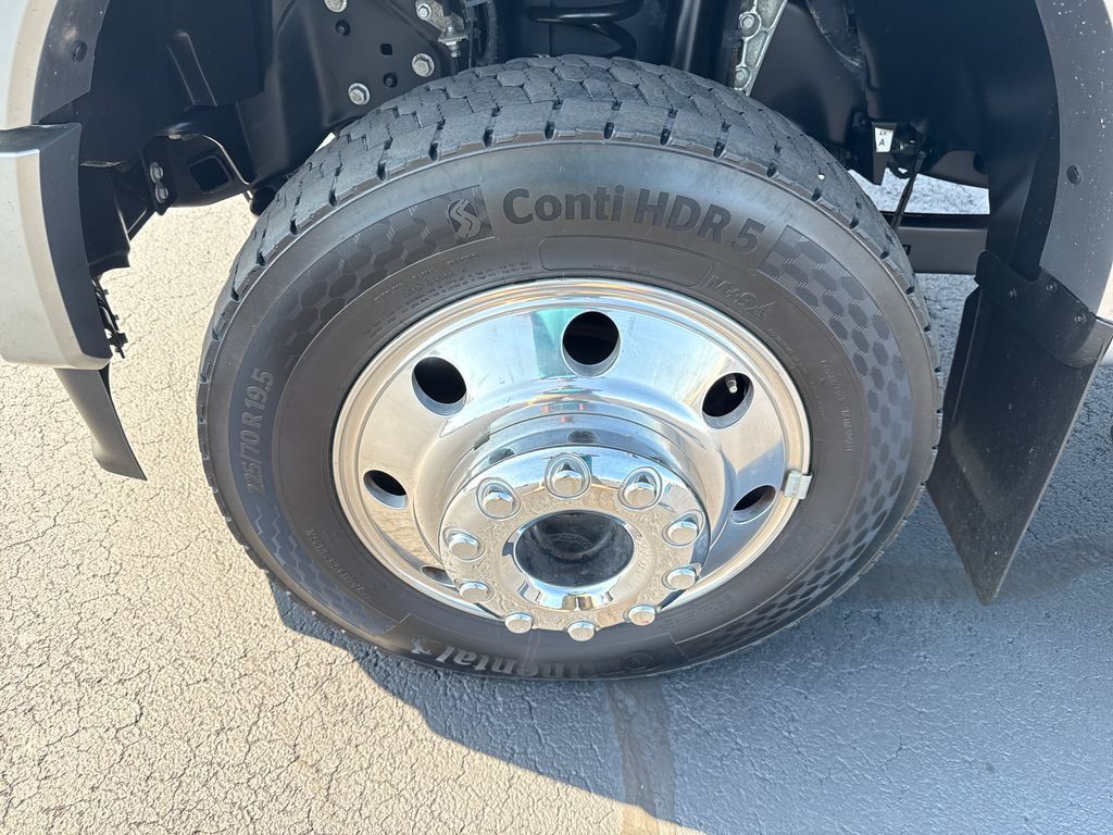 Used 2024 Ford F450 Platinum AWD/4WD image 27