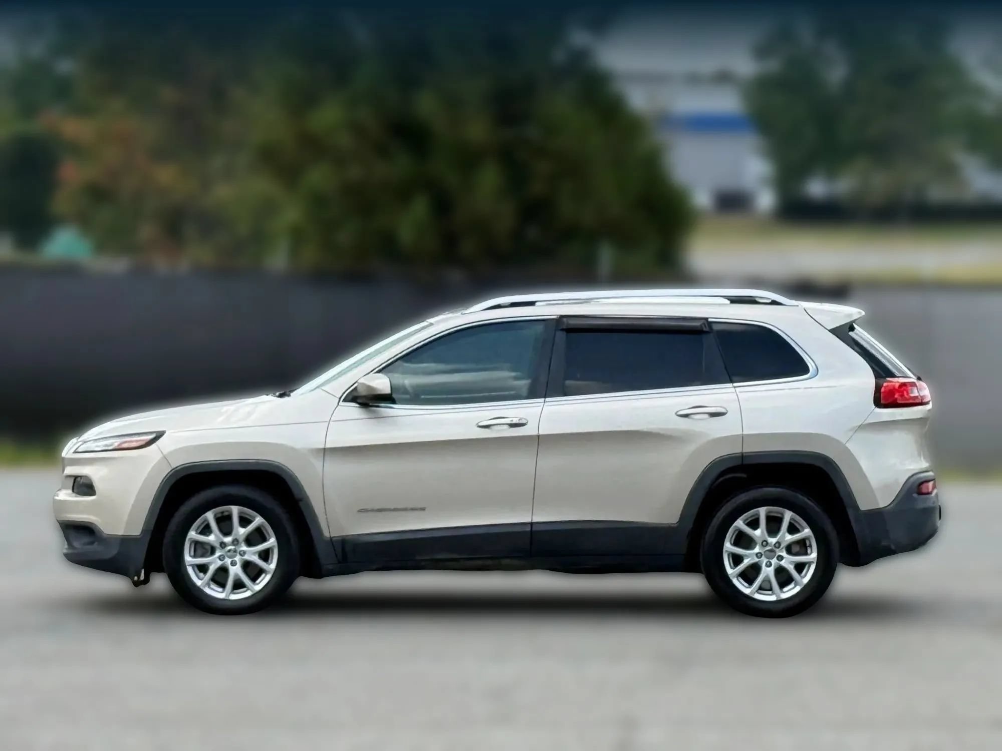 Used 2015 Jeep Cherokee Latitude w/ Comfort/Convenience Group FWD image 8
