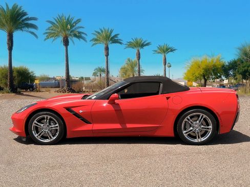 Used 2017 Chevrolet Corvette Stingray Convertible w/ Battery Protection Package RWD image 2