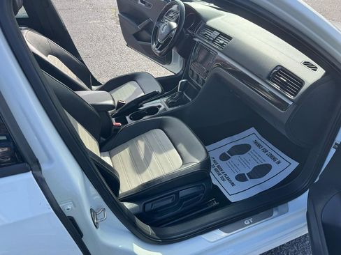 Used 2018 Volkswagen Passat 3.6 image 13