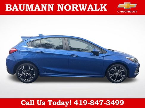 Used 2019 Chevrolet Cruze LT w/ Convenience Package FWD image 8
