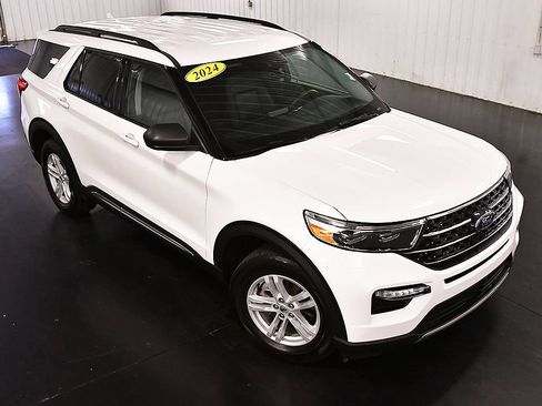 Used 2024 Ford Explorer XLT w/ Equipment Group 202A AWD/4WD image 14