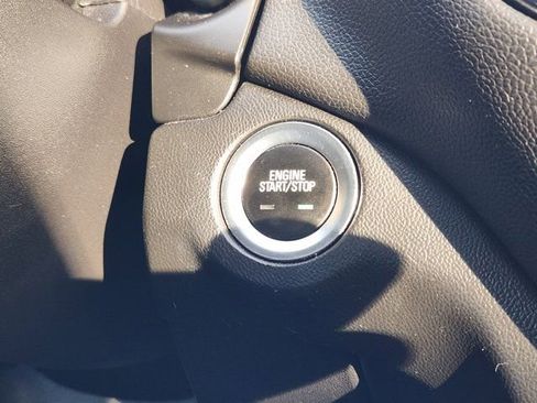 Used 2018 Chevrolet Equinox LT image 8