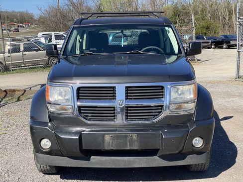Used 2011 Dodge Nitro SE image 1