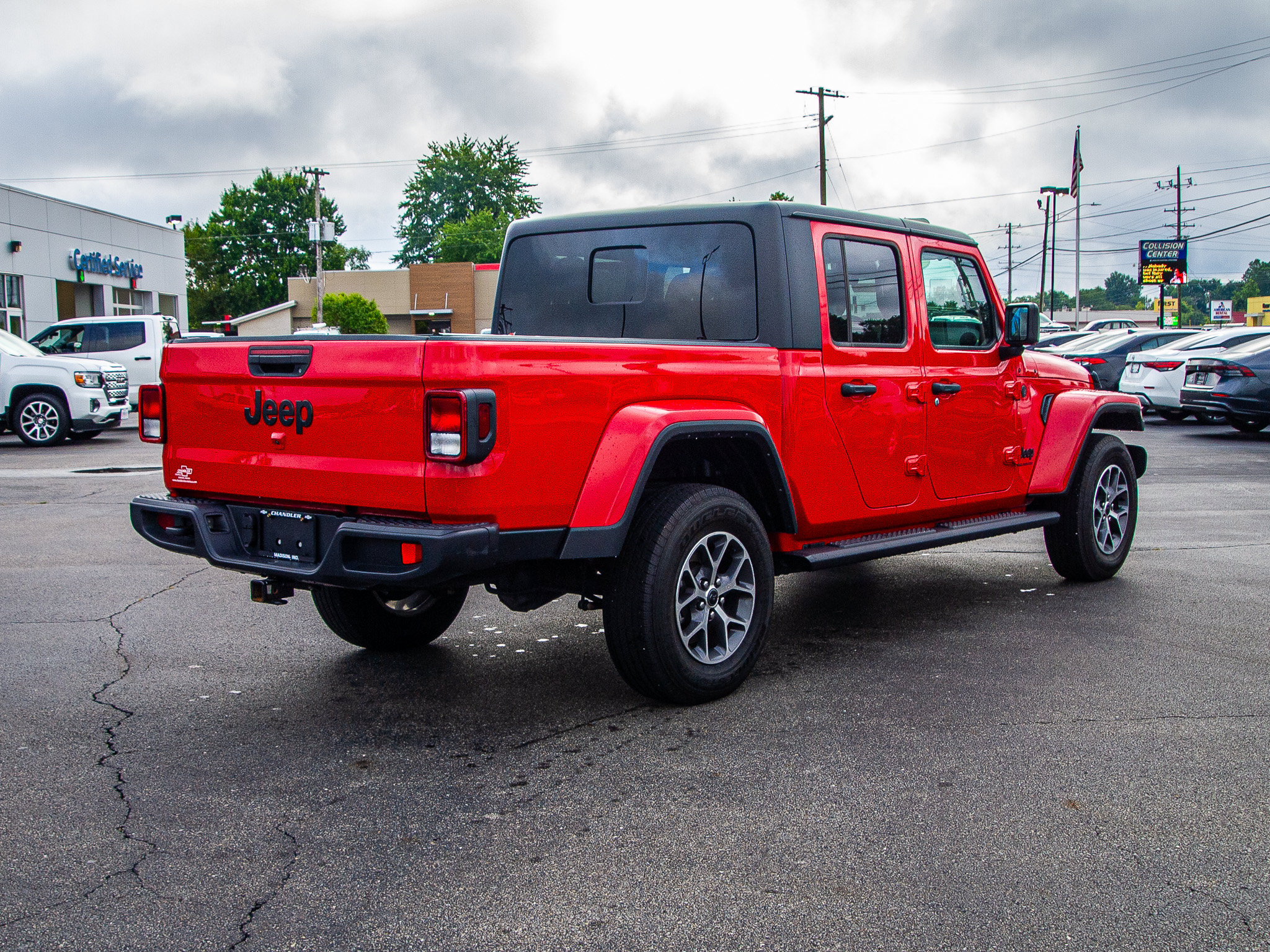 Used 2024 Jeep Gladiator Sport AWD/4WD image 7