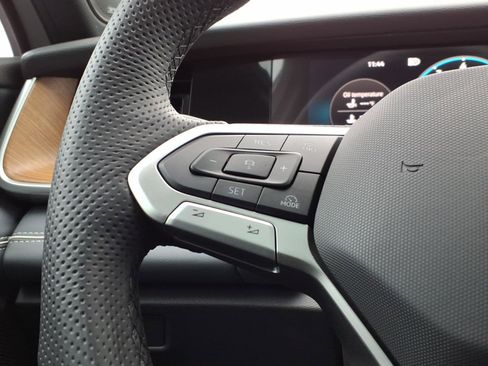 New 2026 Volkswagen Tiguan SEL R-Line image 22