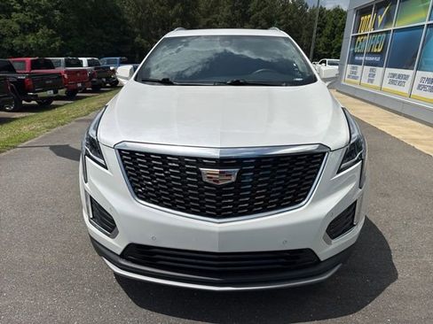 Used 2022 Cadillac XT5 Premium Luxury FWD image 2