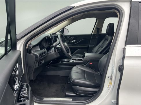 Certified 2023 Lincoln Corsair AWD w/ Equipment Group 101A image 9