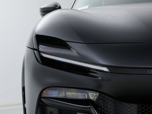 Certified 2025 Ferrari Purosangue image 15