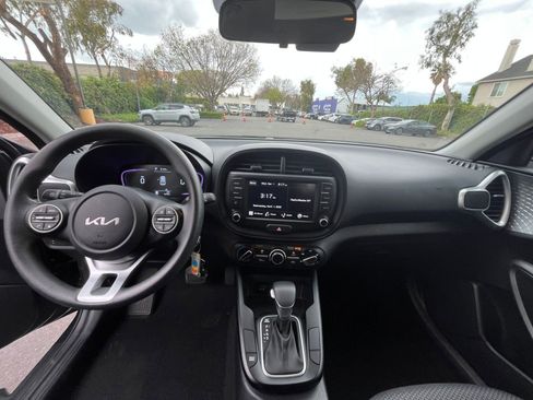 Used 2025 Kia Soul LX w/ LX Technology Package image 31