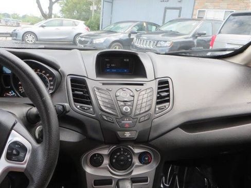 Used 2019 Ford Fiesta SE image 19