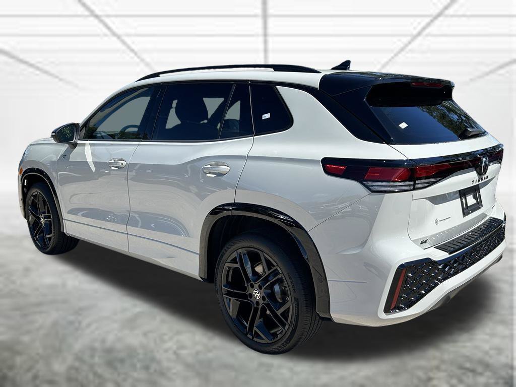 New 2026 Volkswagen Tiguan SE R-Line AWD/4WD image 4