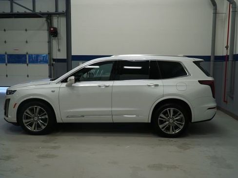 Certified 2023 Cadillac XT6 Premium Luxury w/ Technology Package AWD/4WD image 2