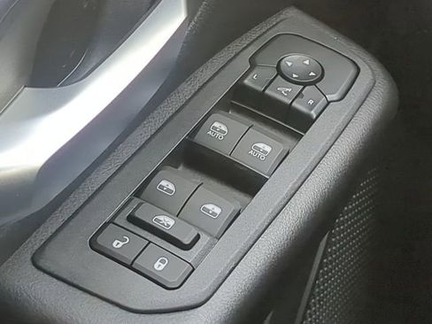 New 2026 RAM 1500 4x4 Crew Cab image 31