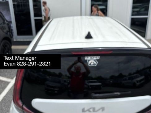 Used 2023 Kia Soul LX FWD image 6