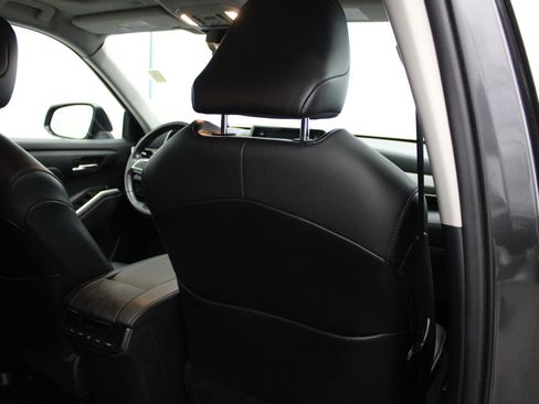 Used 2021 Toyota Highlander XLE image 27