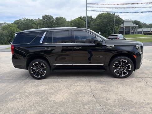 Used 2023 GMC Yukon SLT RWD image 5