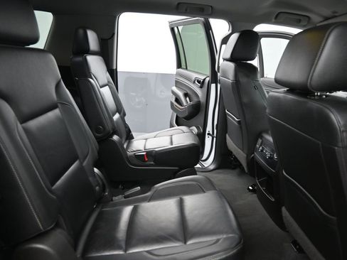 Used 2019 Chevrolet Suburban LT image 22