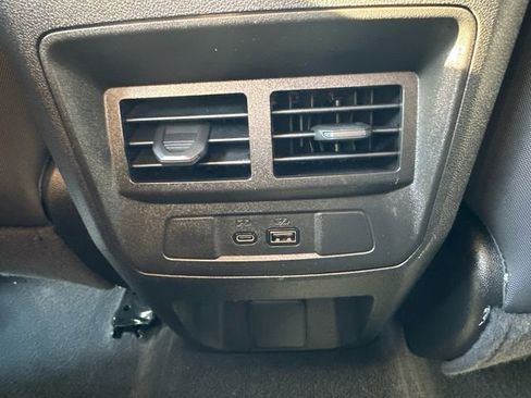 Used 2024 Chevrolet Colorado Z71 w/ Z71 Convenience Package 2 AWD/4WD image 17