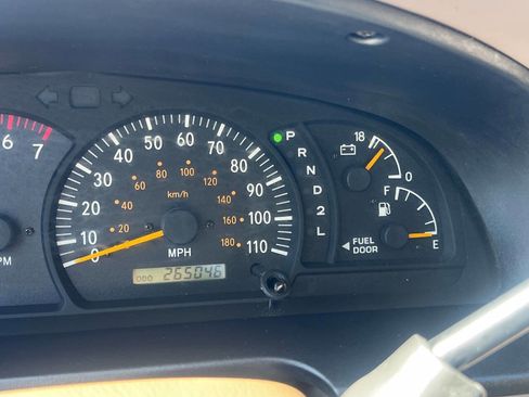 Used 2004 Toyota Tundra Limited RWD image 19