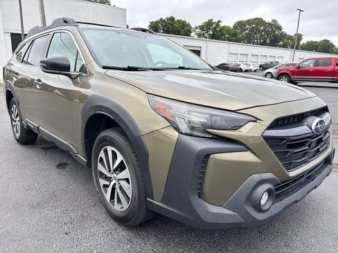 Used 2023 Subaru Outback Premium image 10