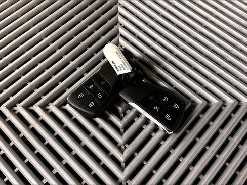 Used 2023 Buick Envision Avenir image 10