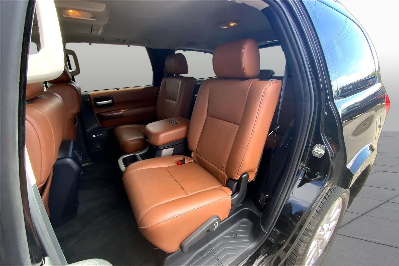 Used 2014 Toyota Sequoia Platinum AWD/4WD image 21