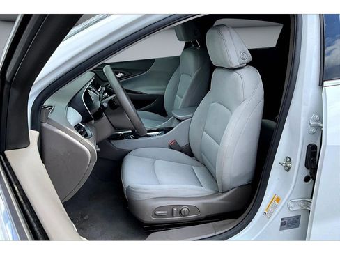 Used 2022 Chevrolet Malibu LT FWD image 22