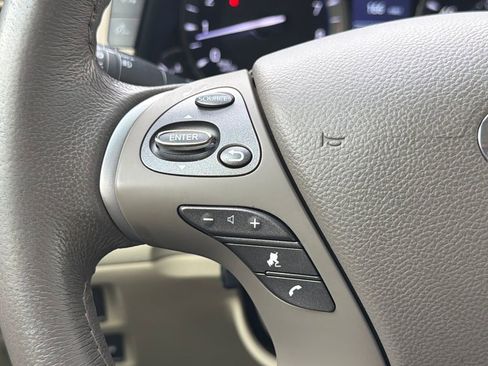 Used 2015 INFINITI Q70 3.7 RWD image 22
