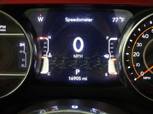 Used 2023 Jeep Wrangler Unlimited Rubicon AWD/4WD image 35
