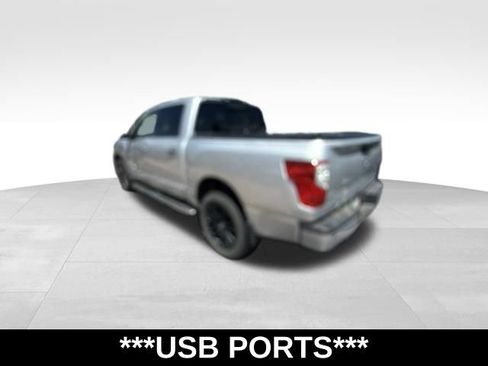 Used 2017 Nissan Titan SL AWD/4WD image 5