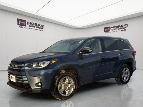 Used 2019 Toyota Highlander Limited image 3