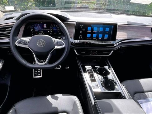 Certified 2026 Volkswagen Atlas SEL Premium R-Line image 3