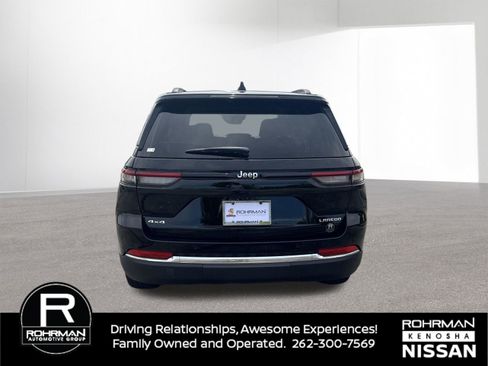 Used 2023 Jeep Grand Cherokee Laredo AWD/4WD image 6