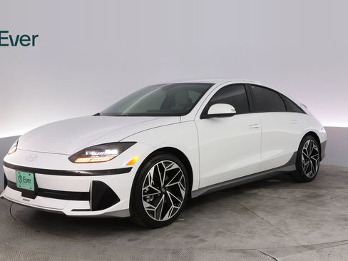 Used 2025 Hyundai Ioniq 6 SEL RWD image 2