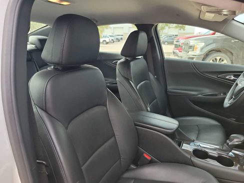 Used 2024 Chevrolet Malibu LT FWD image 18
