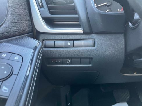 Certified 2023 Nissan Rogue SV image 29