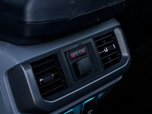 Used 2022 Ford F150 Lariat w/ Equipment Group 502A High image 19