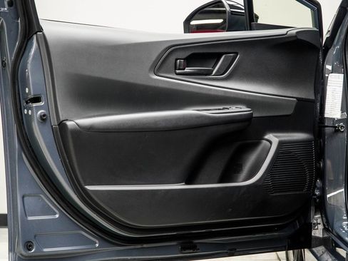 Used 2025 Toyota Prius LE image 29